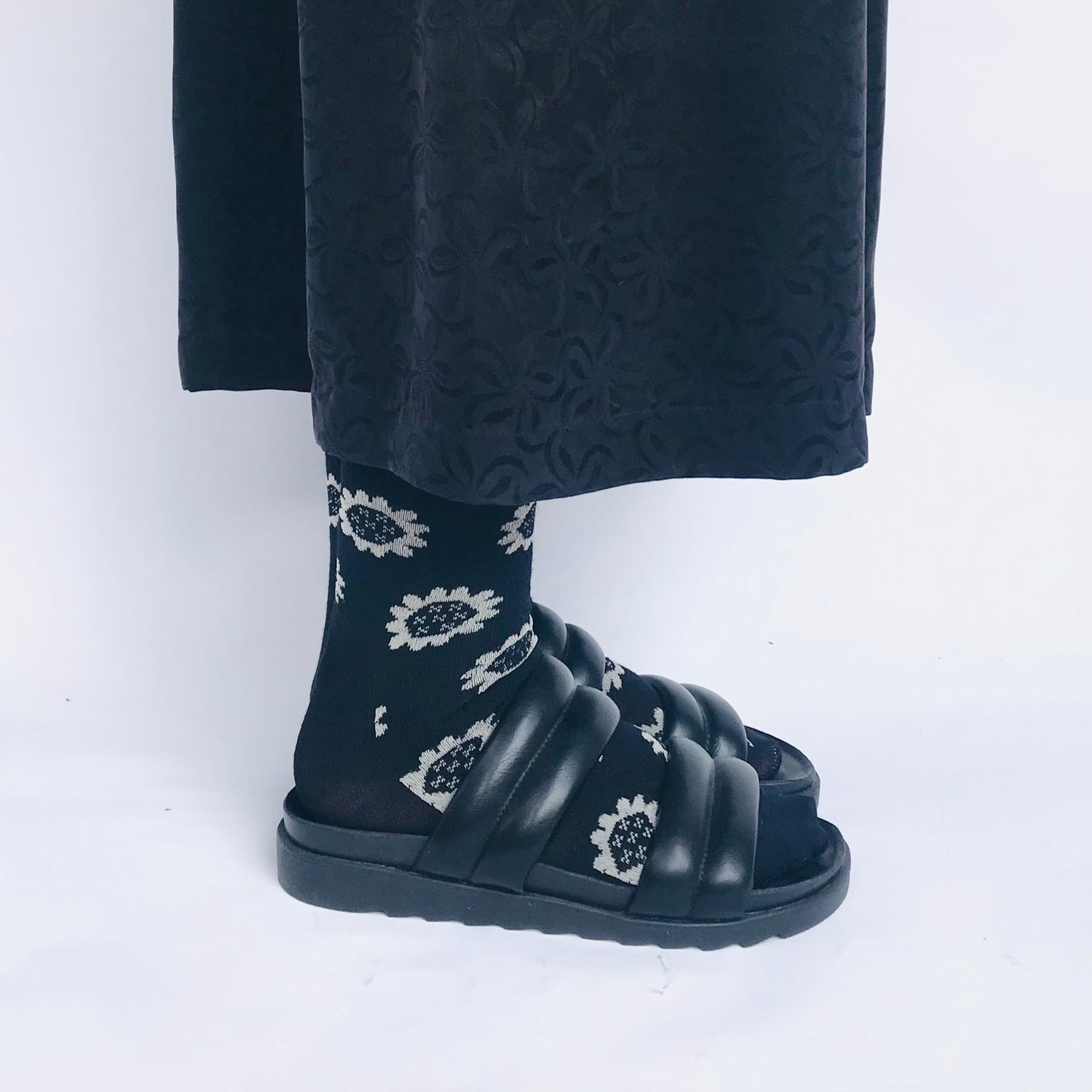 Merino Socks Floral Black