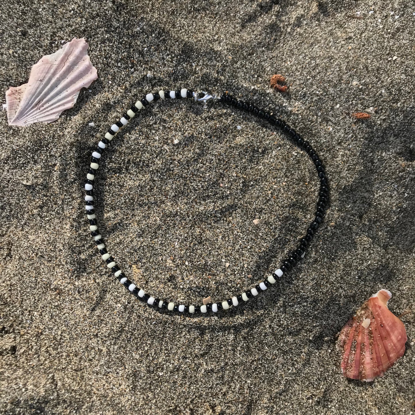 Beaded Necklace Black & white