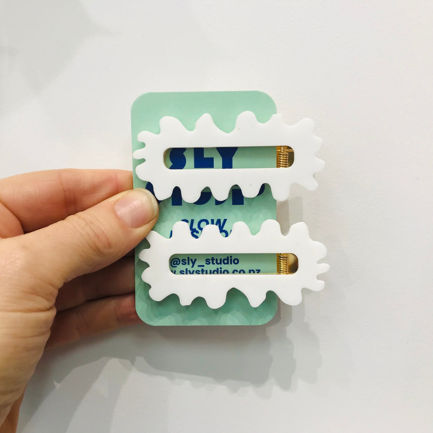 hairclips white squiggle