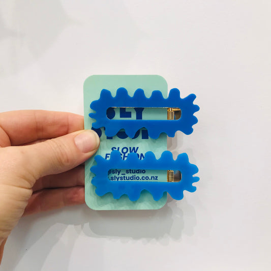 hairclips blue squiggle