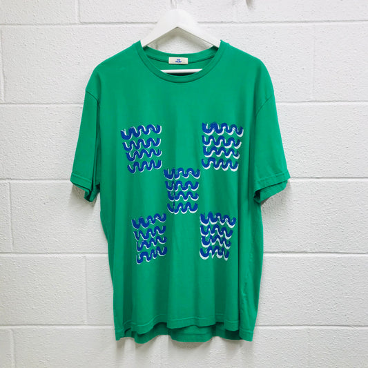 screenprinted-tshirt-green-waves